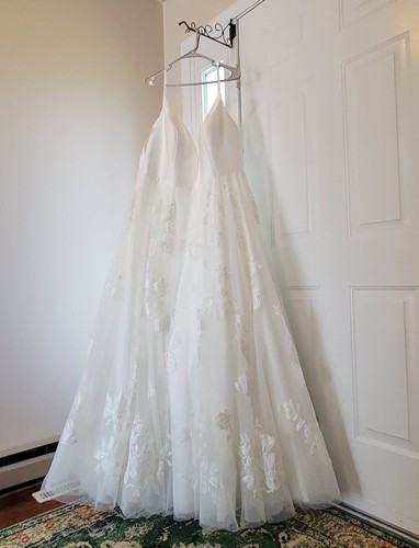 Nwt essense australia ivory - nwt, of