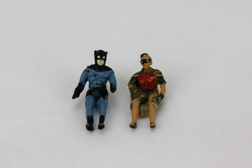 Batman robin sitting figures - robin,