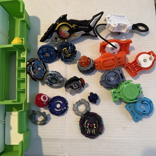 Beyblades lot launchers - beyblades,