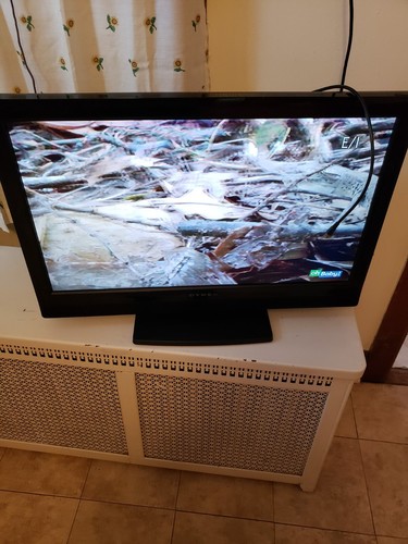 Flat screen tv - flat,