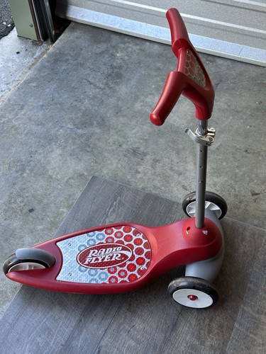 Radio flyer kids scooter - flyer,