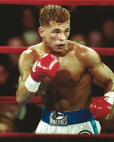 Lightweight champion boxer - champion,