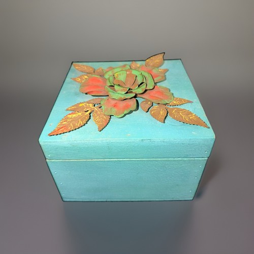 Trinket box with raised - box, floral