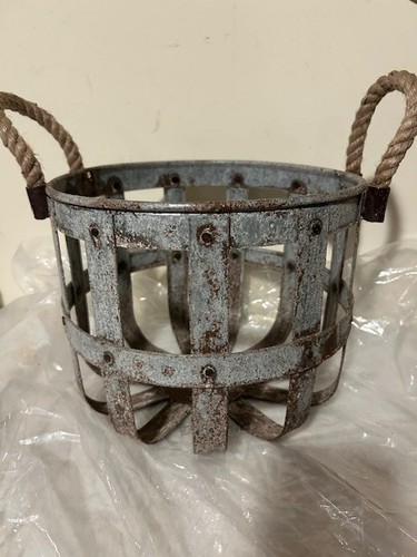 Rustic round metal - round, basket