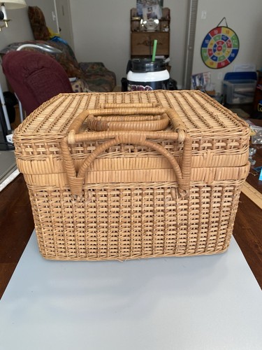 Vintage woven wicker sewing - wicker,