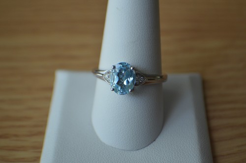 30ct sky blue - 2.30ct, zircon