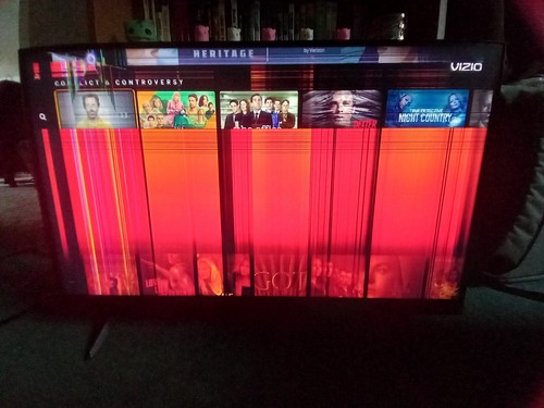 Small vizio broken - small, 22"