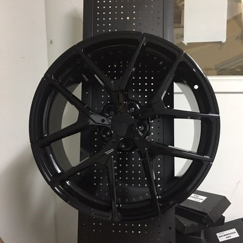 Spoke style black rims - y,
