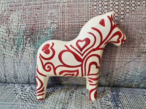 Swedish dala horse inches - swedish,