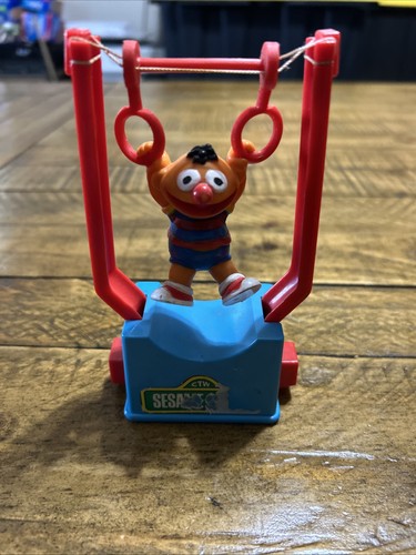 Sesame street tricky trapeze - -,