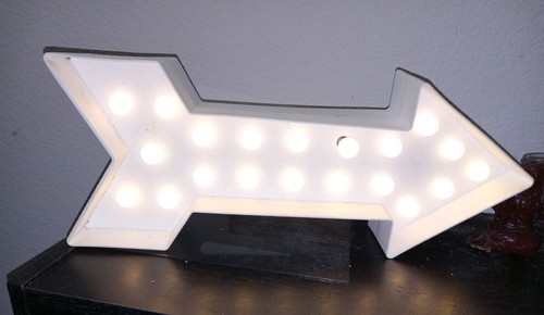 Wall arrow lighted - sign, 6