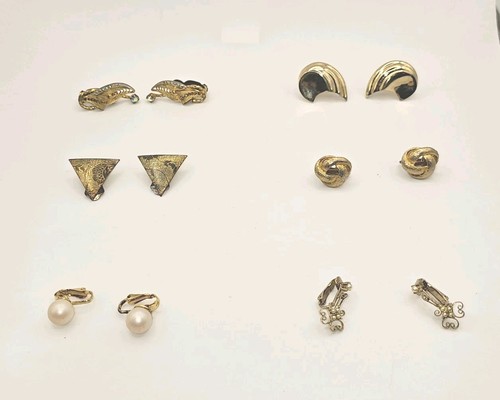 Vintage gold tone clip - gold, on