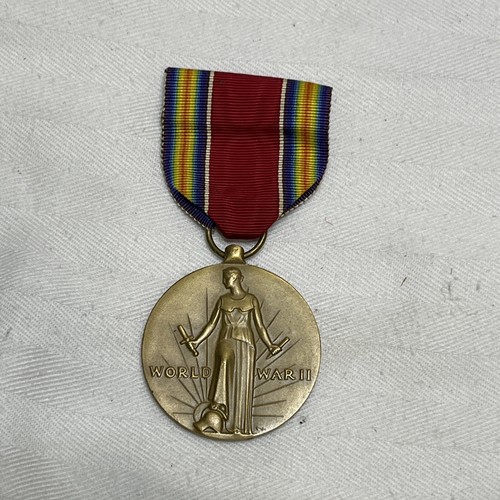 Vtg world war - ii, medal