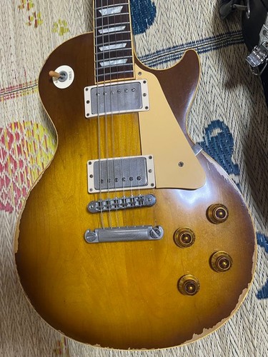 Featuring tom halls gibson les - tom, halls!gibson
