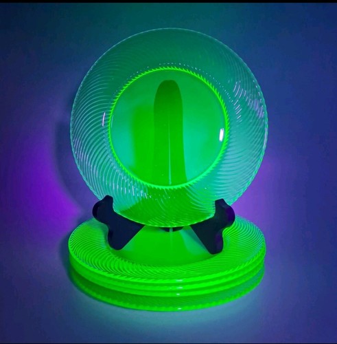 Uranium green depression glass - green,