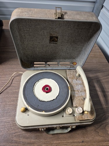 Vintage rca victor victrola - rca,