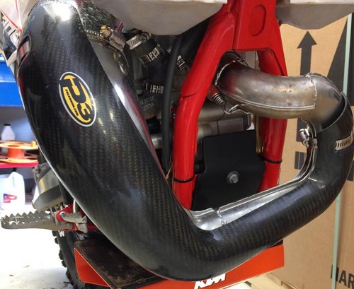 Pipe guard carbon - guard,