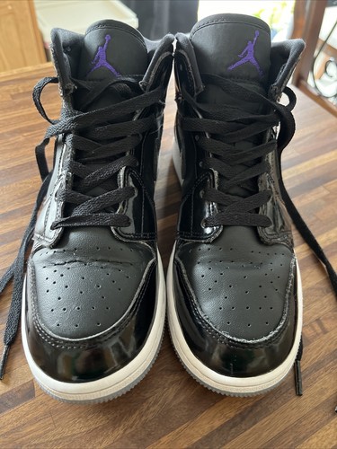 Nike air jordan mid - air,