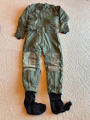 Mustang survival constant wear - mustang,