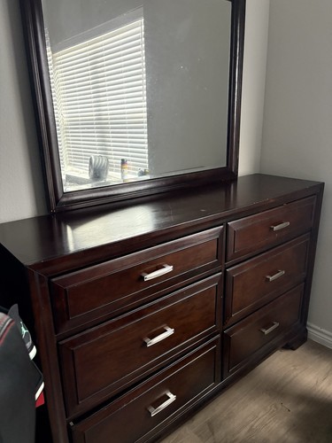Dresser