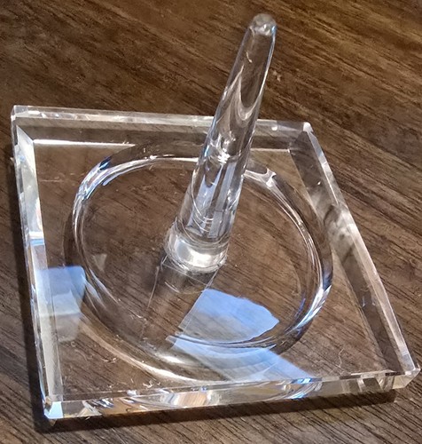 Crystal ring holder - 2½", x
