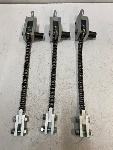 Qty manual chain hoists - 3, of
