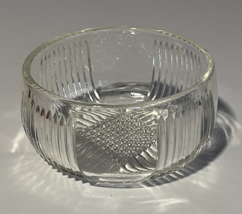 Vintage clear glass bowl - clear,