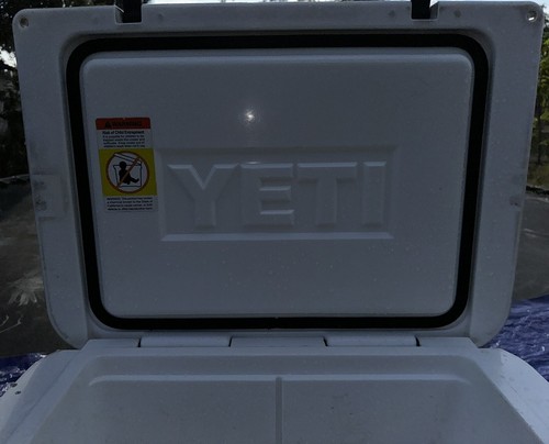 Used discontinued yeti tundra - discontinued,