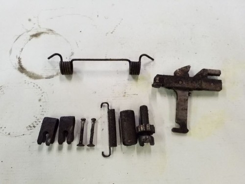 Right rear emergency brake - right,