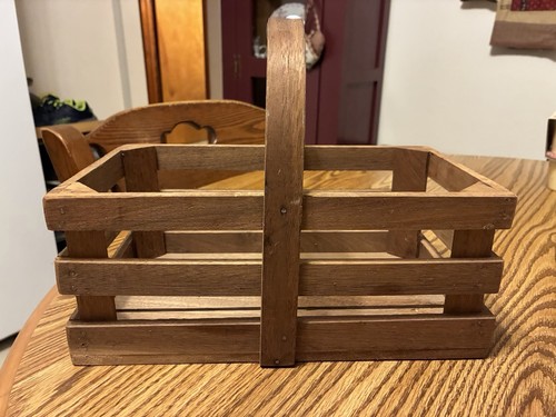 Walnut wood crate with - wood, handle
