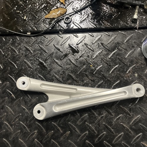 2002 vrod oem exhaust mounting - oem,