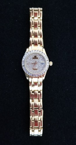 Croton gold tone date - croton,