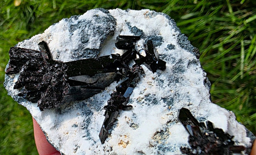 Neptunite natrolite - on, |