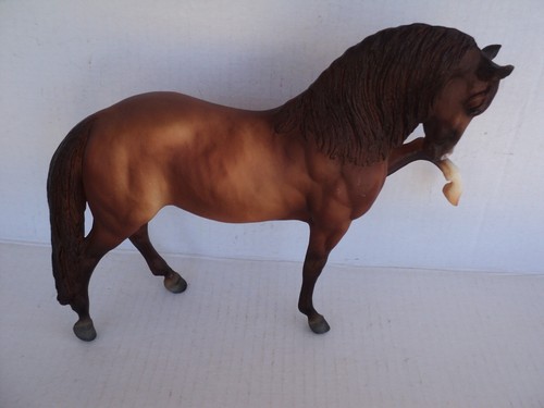 Traditional vintage breyer - -,