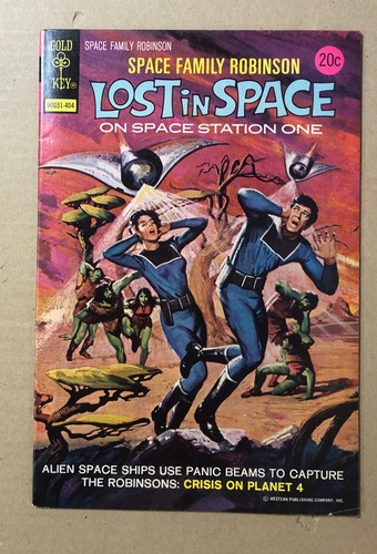 Space family robinson lost - family, in