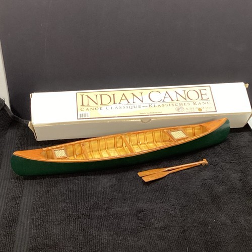 Wooden small canoe - small,