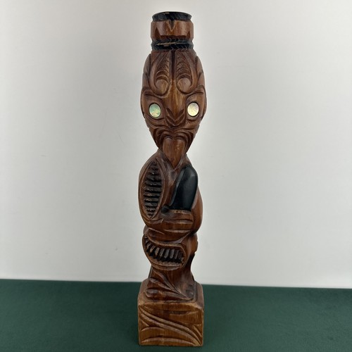 Vintage new zealand - maori, tiki