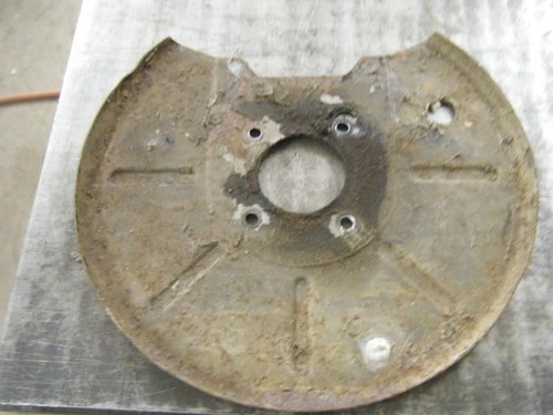 Mgb front brake dust - 65,