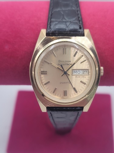 Vintage bulova accutron day - bulova,