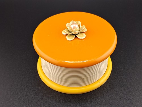 Vintage bakelite trinket - vintage,