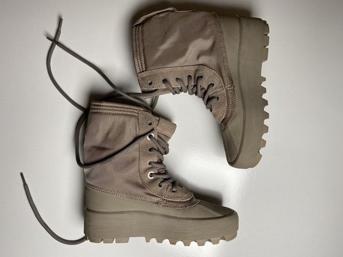 Yeezy 950 boot - moonrock, wms