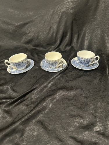 Blue white cups - blue/white, saucers