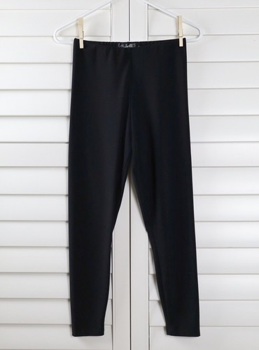 Sympli 190 solid black - $190,