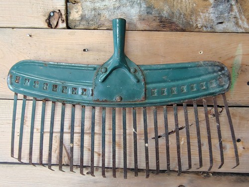 Vintage rusty metal leaf - vintage, rake