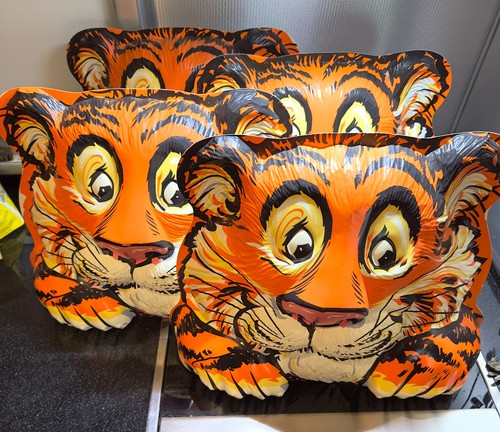 Rare pair esso tiger gas - rare,