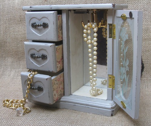 Painted vintage jewelry - painted,