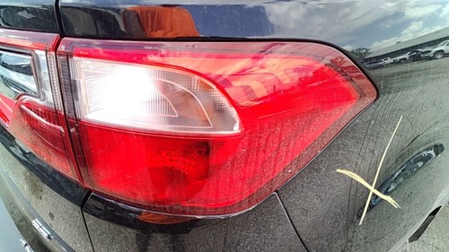 Used right outer - right, tail