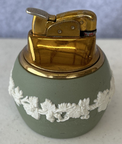 Vtg green jasperware wedgwood - green,