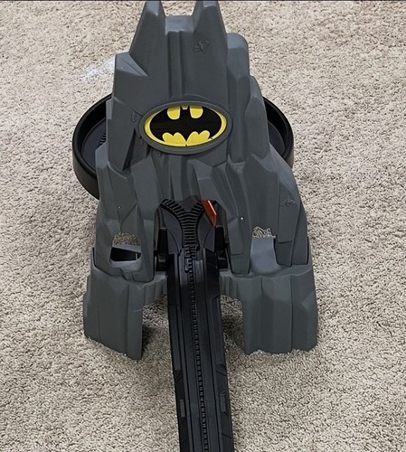 Geotrax batman bat cave - batman,