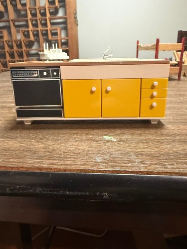 Tomy smaller homes dollhouse - homes,